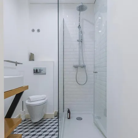 Апартаменты Modern In Bairro Alto By Lovelystay Лиссабон