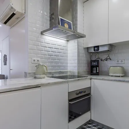 Modern In Bairro Alto By Lovelystay * Lisboa