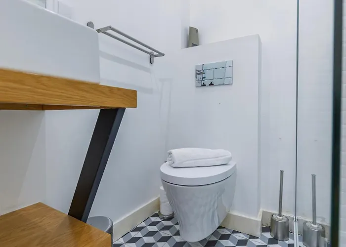 Modern In Bairro Alto By Lovelystay *