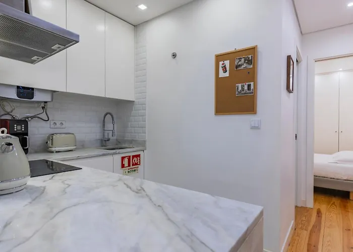 Modern In Bairro Alto By Lovelystay